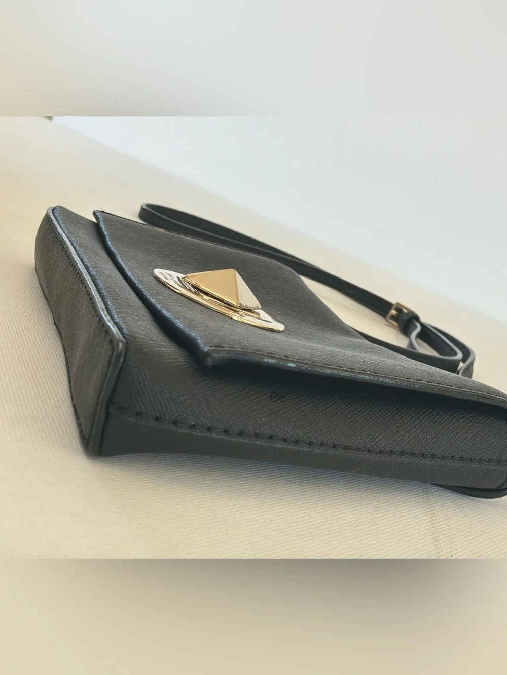 Kate Spade New York Black Saffiano Leather Crossbody Wallet Purse